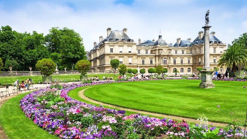 Jardim de Luxemburgo em Paris na primavera
