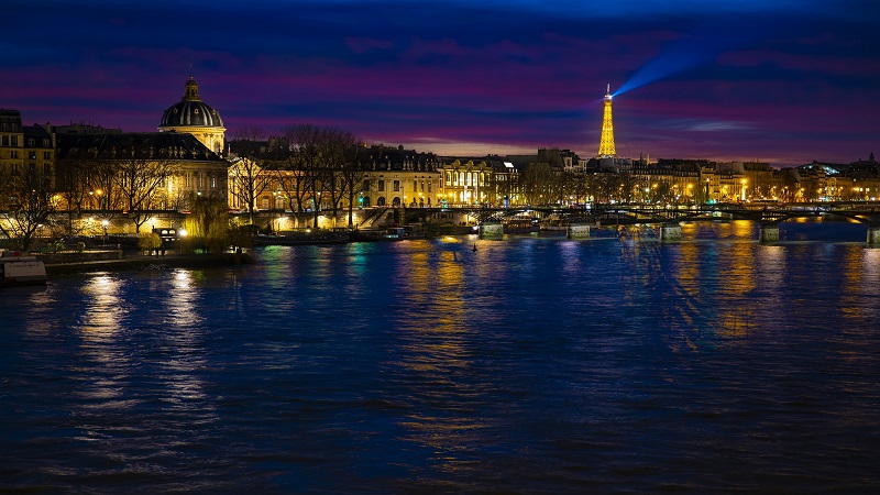 Vida noturna em Paris