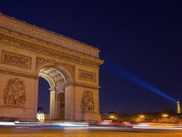 Arco do Triunfo à noite