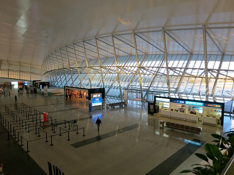 Interior do aeroporto de Montevidéu