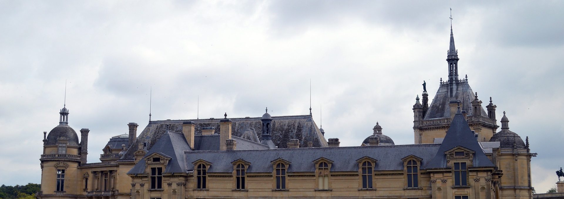 Vista de Castelo em Chantilly, França