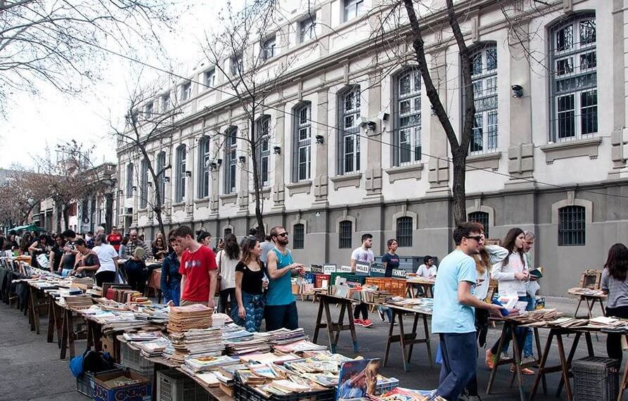 Feira Tristán Narvaja em Montevidéu