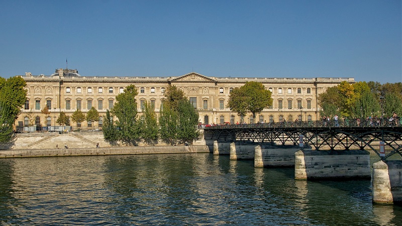 Vista do Palácio do Louvre