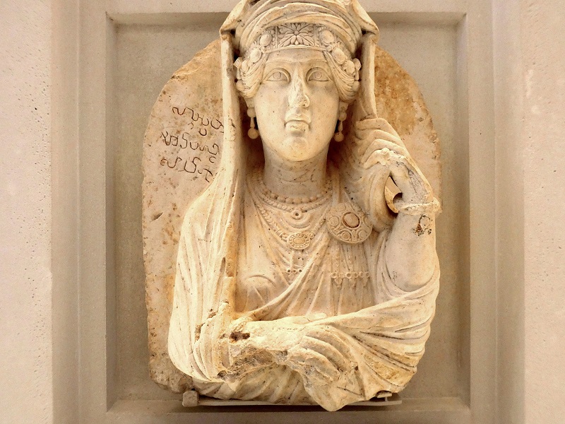 Escultura exposta no Museu do Louvre