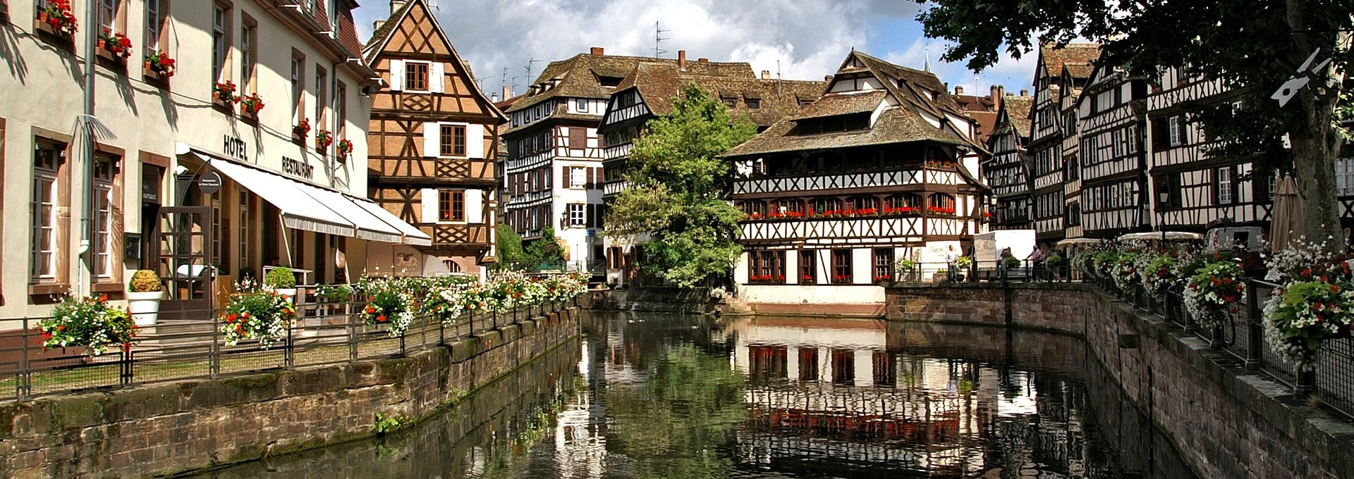Vista das construções medievais de Estrasburgo 