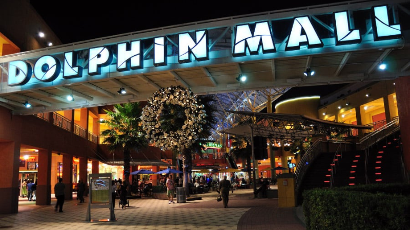 Compras no shopping Dolphin Mall em Miami