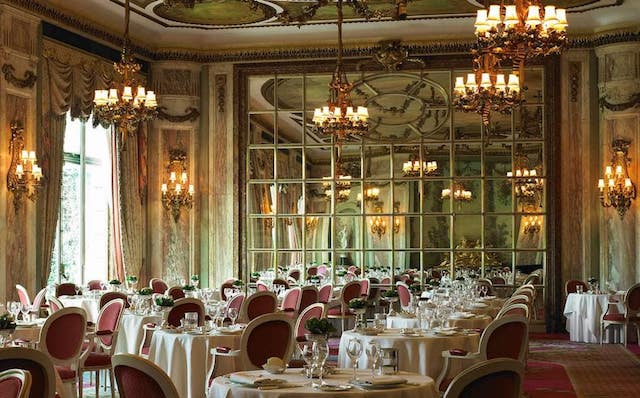 Interior do restaurante Clos Maggiore em Londres