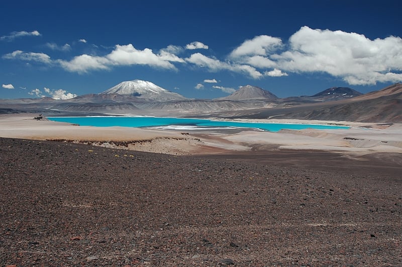 Vista da laguna verde em San Pedro Atacama