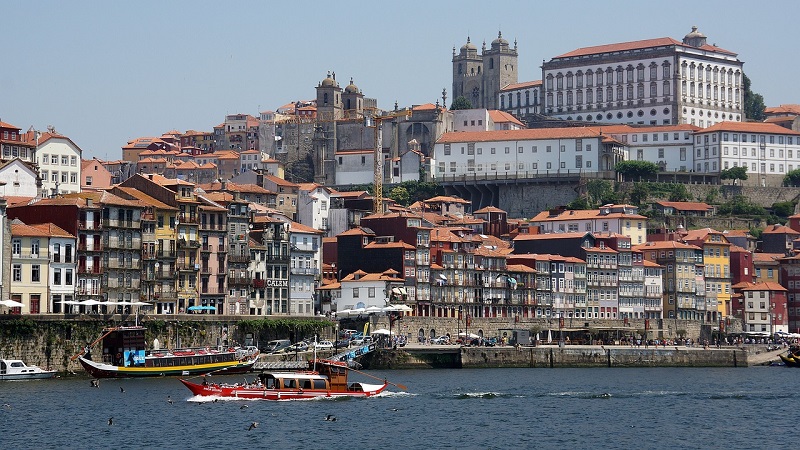 Aluguel de carro barato no Porto