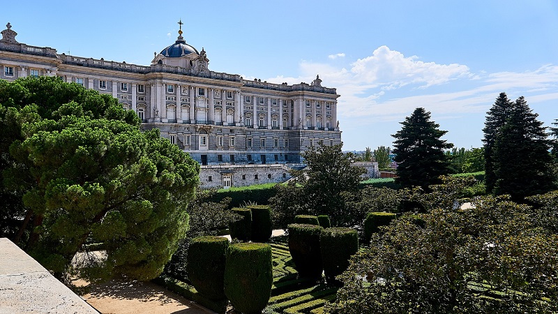 Como viajar barato para Madri?