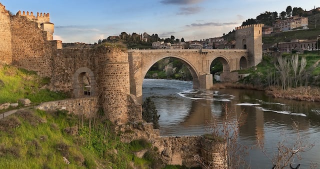 Pontes na cidade de Toledo