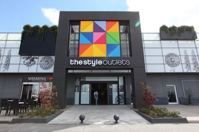 Vista externa do Las Rozas The Style Outlet