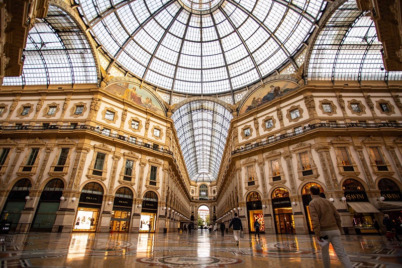 Interior da Galeria Vittorio Emanuele II em Milão