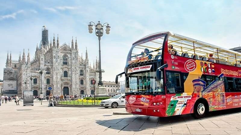 Ônibus turístico de Milão