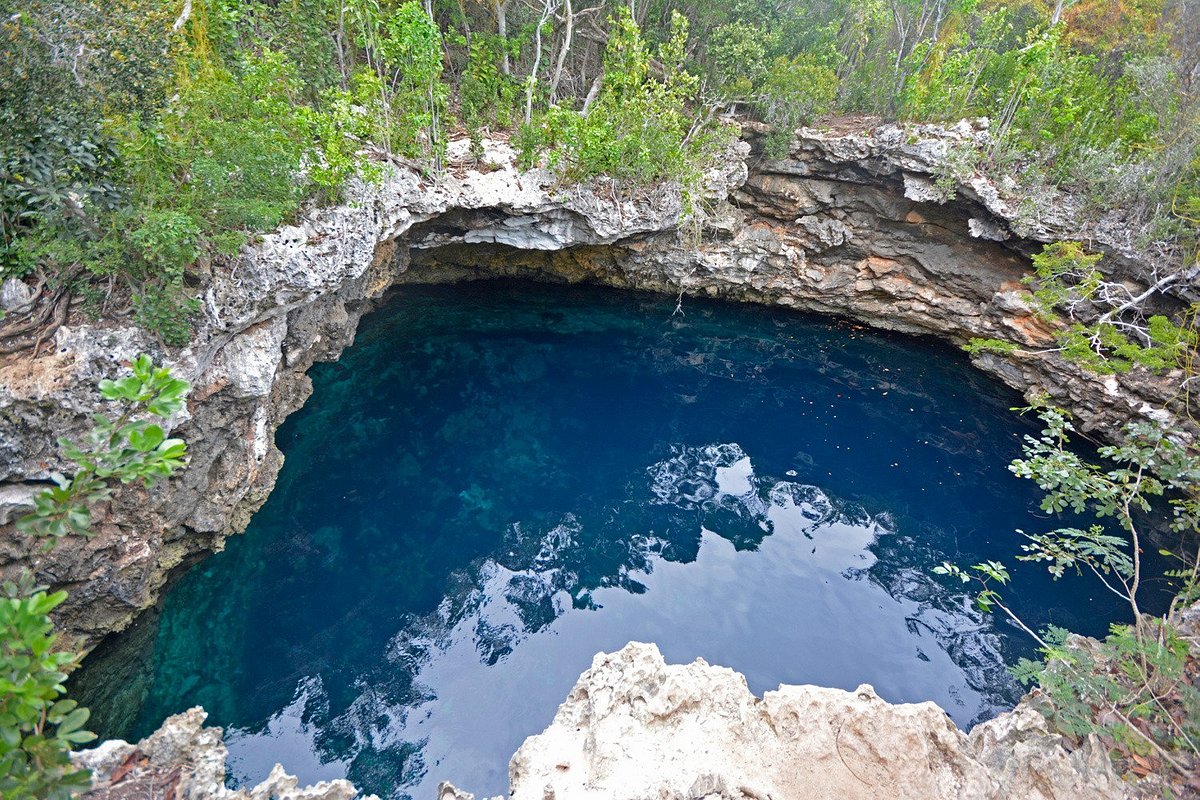 Sapphire Blue Hole