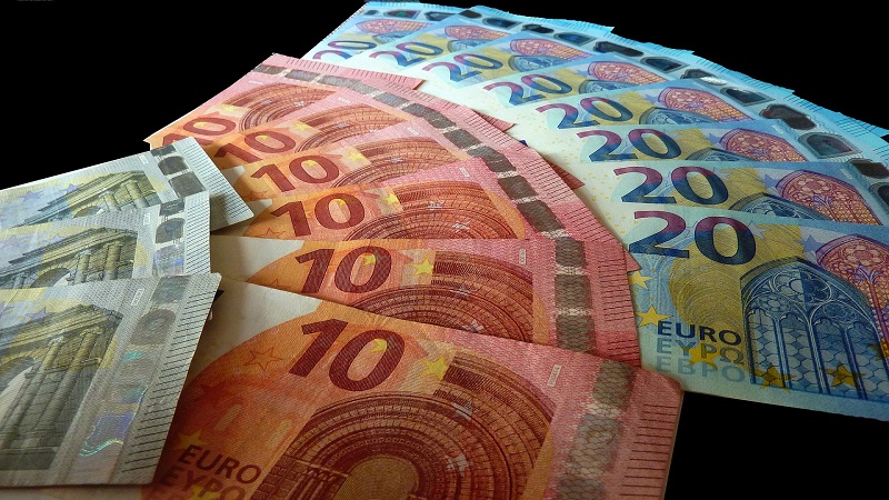 Como economizar bem na compra dos euros?