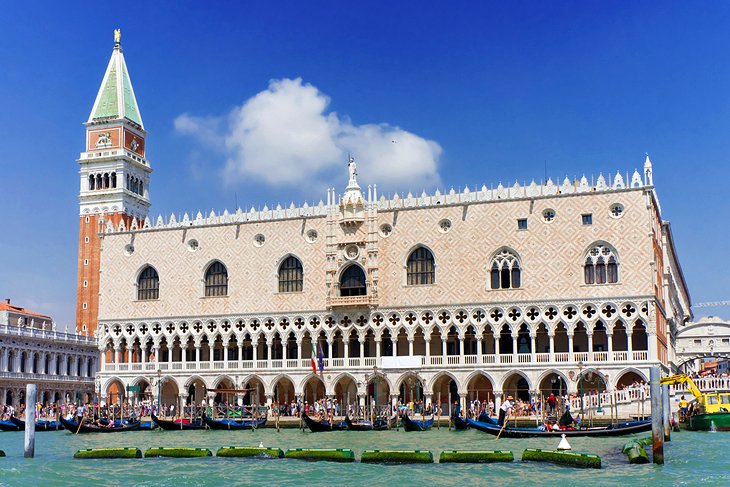 Fachada do Palácio Ducal em Veneza.