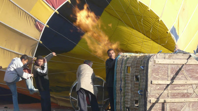 Balão que sobrevoará Luxor ao amanhecer