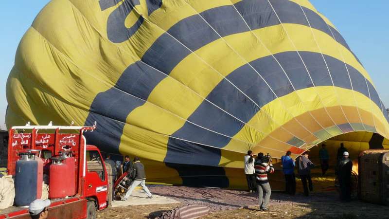 Balão que sobrevoará Luxor ao amanhecer