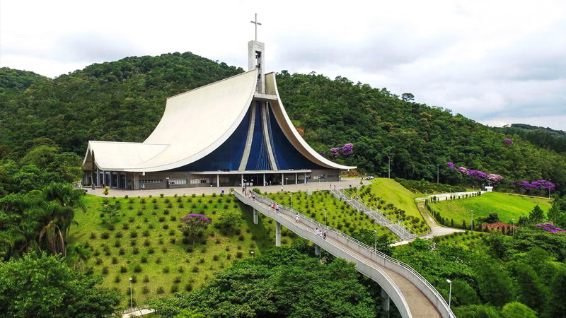 Excursão de Florianópolis a Nova Trento e Brusque