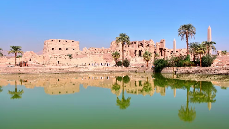 Lago do Templo de Karnak