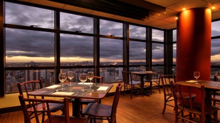 9 passeios para fazer à noite em Curitiba