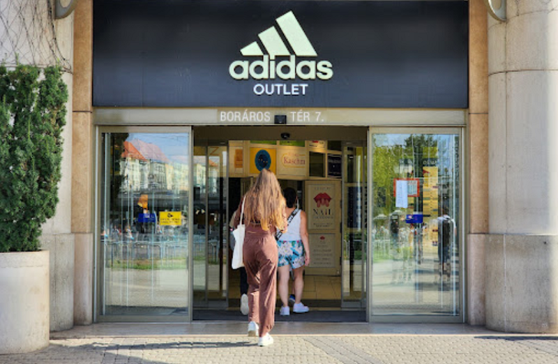 Outlet Adidas, Budapeste, Hungria