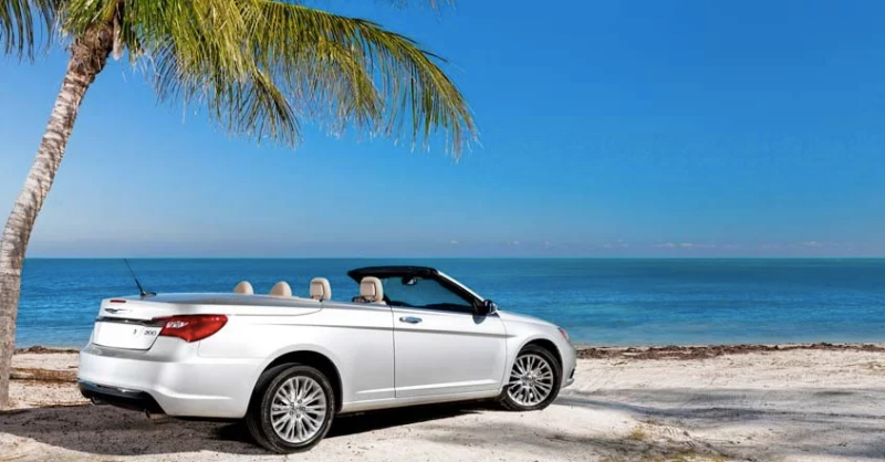 Carro alugado na praia em Natal