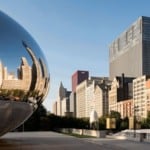 Cloud Gate e pr&eacute;dios em Chicago