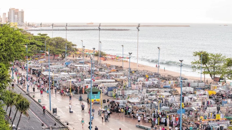 Feirinha Beira-Mar em Fortaleza para noites de verão