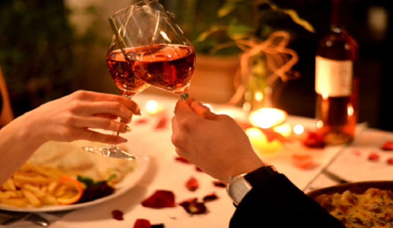 Jantar romântico em restaurante