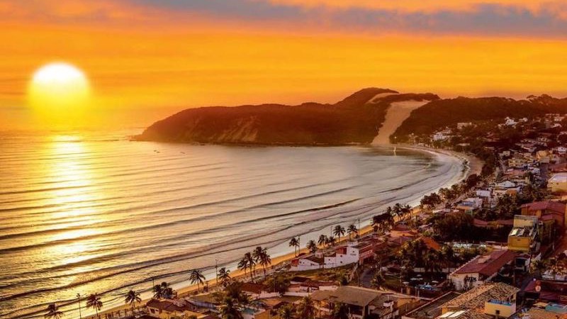 Nascer do sol na Praia de Ponta Negra em Natal