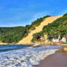 Paisagem da praia de Ponta Negra e do Morro do Careca em Natal