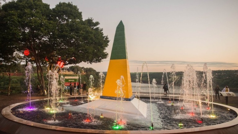 Visita ao Marco das Três Fronteiras