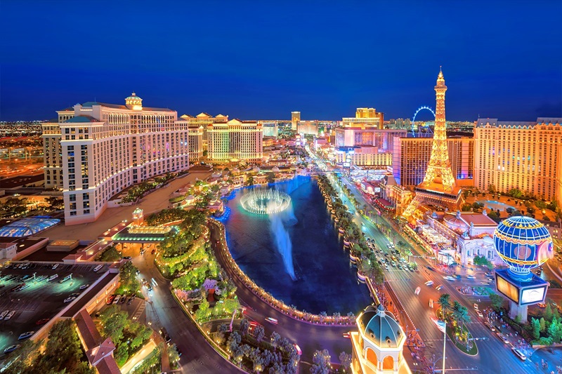 Vista ampla da cidade de Las Vegas à noite