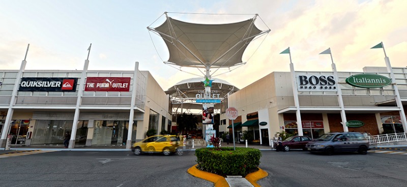 Entrada do Las Plazas Outlet em Cancún