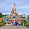 Personagens reunidos na Disney de Paris