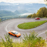 Carro em estrada da França