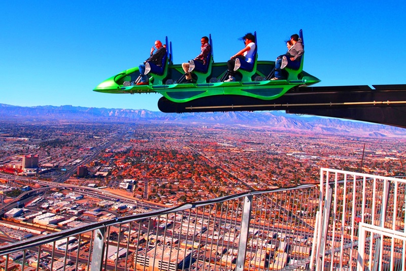 Brinquedo no parque Stratosphere em Las Vegas