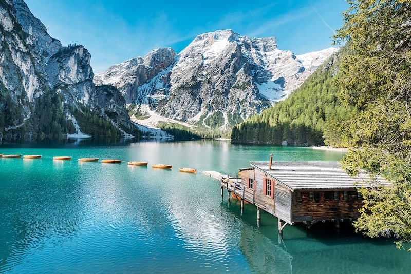 Lago di Braies nos Alpes Italianos