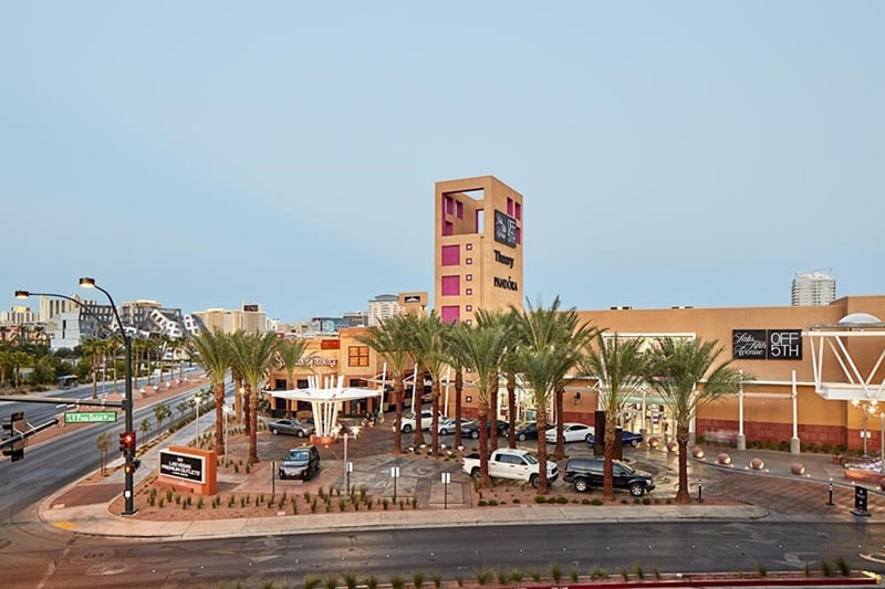 Vista ampla do North Premium Outlets em Las Vegas