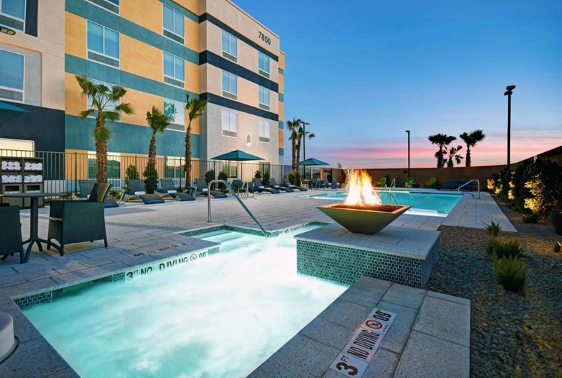 Piscina do hotel Hampton Inn Strip South em Las Vegas