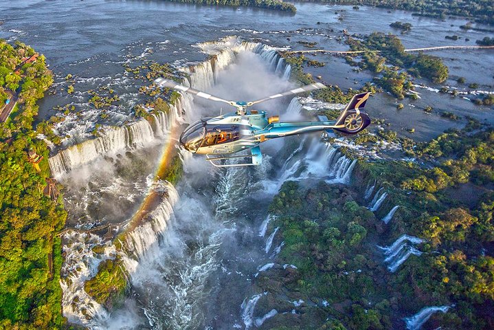 Passeio de helicóptero pelas Cataratas do Iguaçu