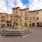 Piazza della Sisterna em San Gimignano
