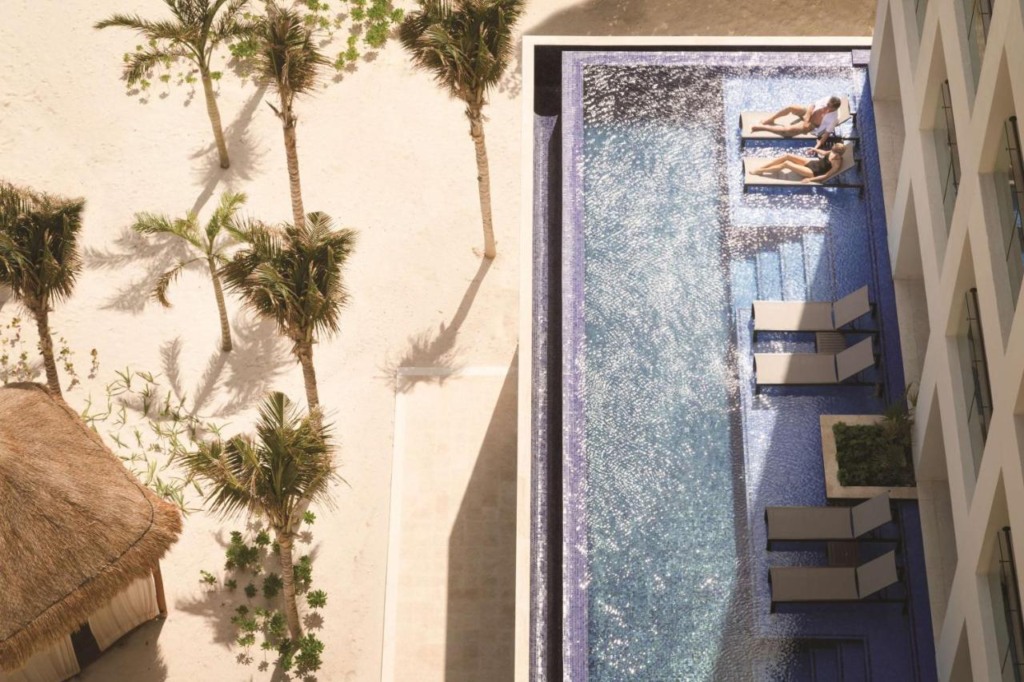 Piscina de hotel em Cancún