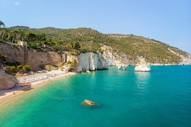 Praia Baia delle Zagare em Puglia