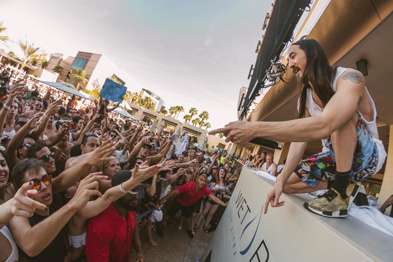 DJ Steve Aoki na Pool Party Wet Republic em Las Vegas