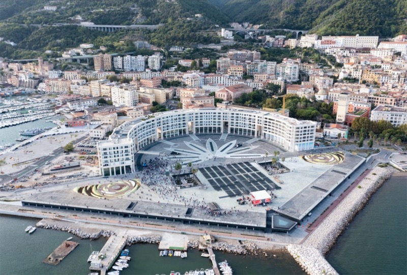 Vista da Piazza della Liberta em Salerno