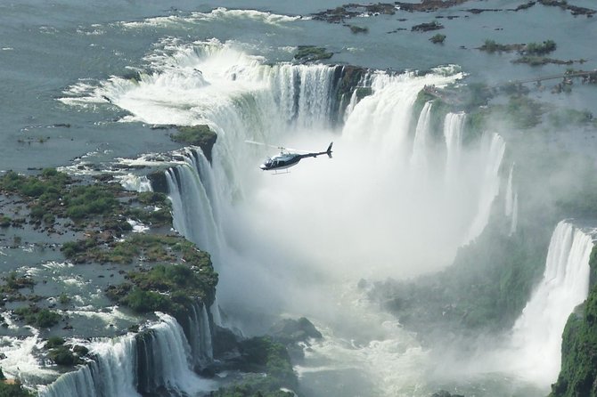 Passeio de helicóptero pelas Cataratas do Iguaçu