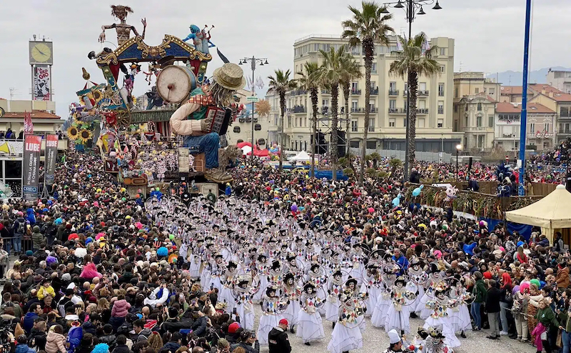 Desfile de Carnaval em Viareggio